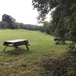 Hébergement de vacances Chateau De La Lucaziere