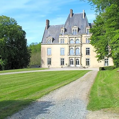 Chateau De La Lucaziere Bed and Breakfast 4*