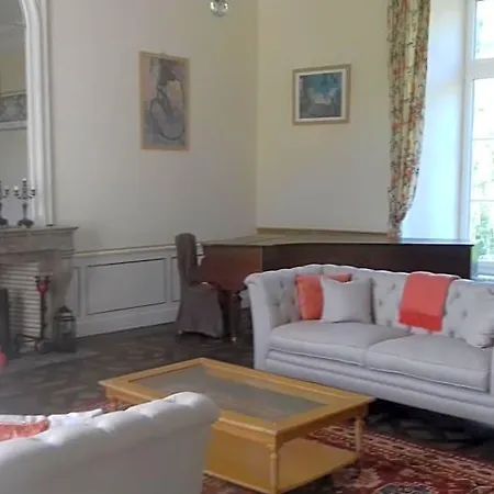 Bed and Breakfast Chateau De La Lucaziere Mont-Saint-Jean (Sarthe)