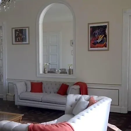 Chateau De La Lucaziere 4* Mont-Saint-Jean (Sarthe)