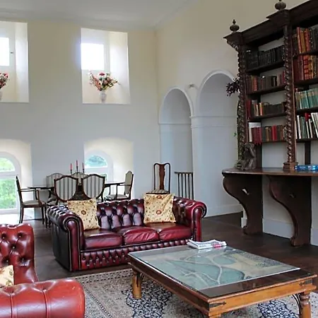 Chateau De La Lucaziere 4* Mont-Saint-Jean (Sarthe)