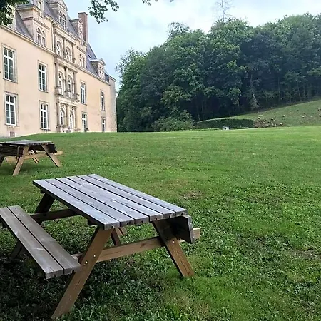 Bed and Breakfast Chateau De La Lucaziere Mont-Saint-Jean (Sarthe)