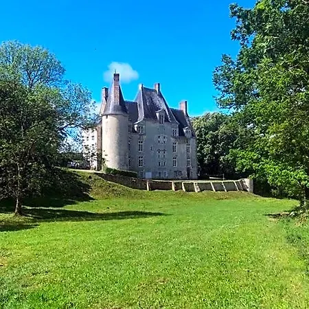 Chateau De La Lucaziere 4* Mont-Saint-Jean (Sarthe)