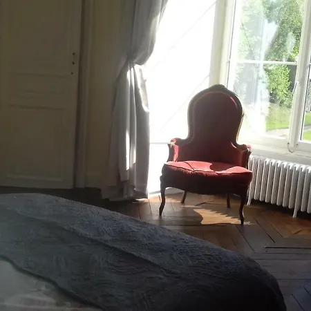 Chateau De La Lucaziere 4*