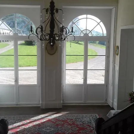 לינה וארוחת בוקר Chateau De La Lucaziere Mont-Saint-Jean (Sarthe)