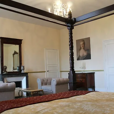 Semesterbostad Chateau De La Lucaziere