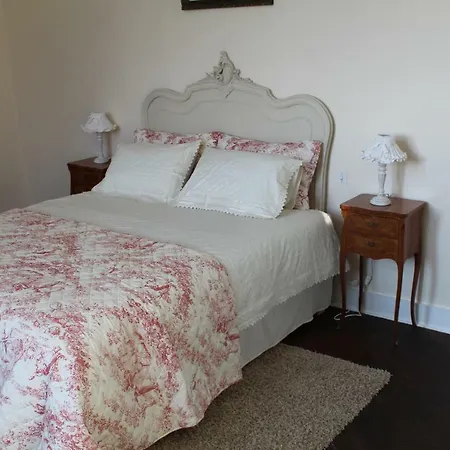 Bed and Breakfast Chateau De La Lucaziere Mont-Saint-Jean (Sarthe)