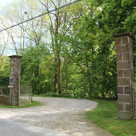 Chateau De La Lucaziere فندق مبيت وإفطار Mont-Saint-Jean (Sarthe)