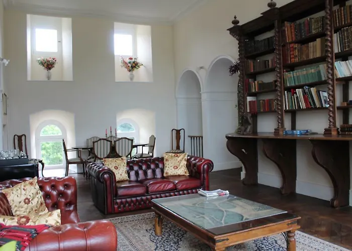 Chateau De La Lucaziere